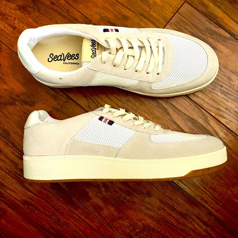SeaVees men’s white classic sneakers size 10 NEVER WORN NWT
